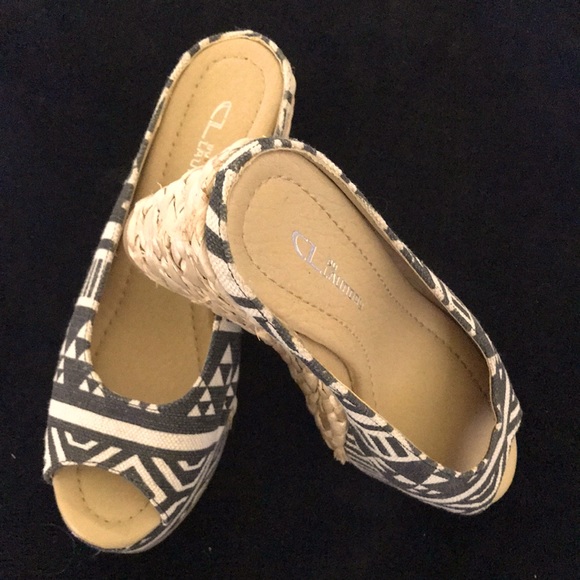 7 1/2 stack heels.C.L. By LAUNDRY rubber soles. Heel stack as an “espadrille”💗 - Picture 1 of 8